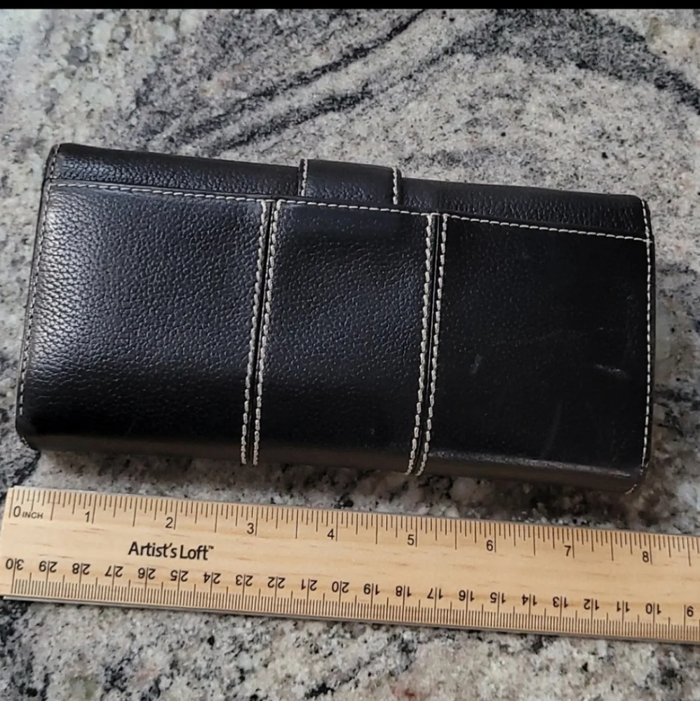 KATE SPADE * black leather wallet
